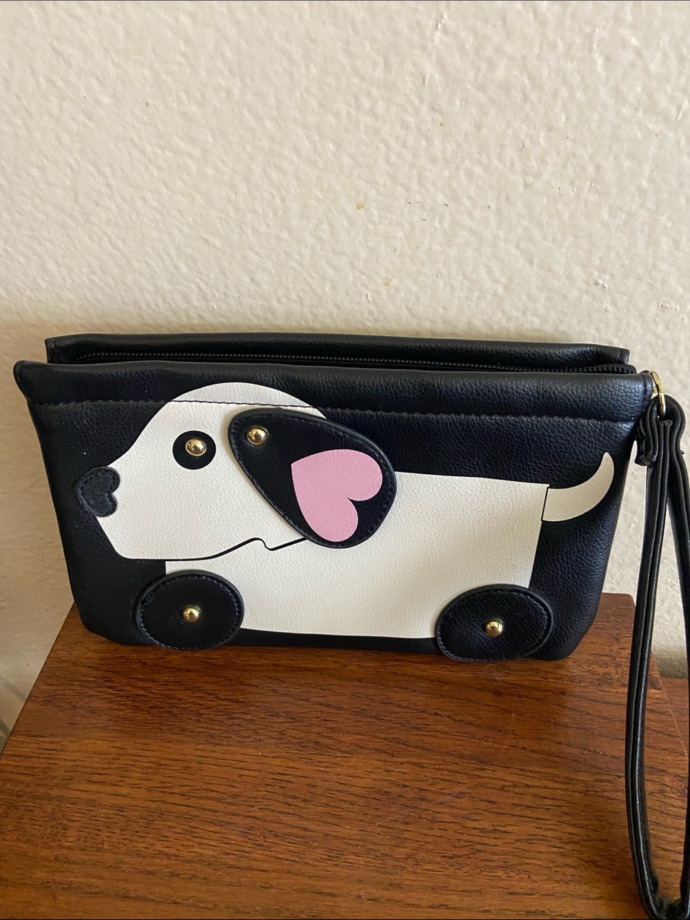 LUV BETSEY BY BETSEY JOHNSON Dog Wristlet Wallet - Picture 3 of 12